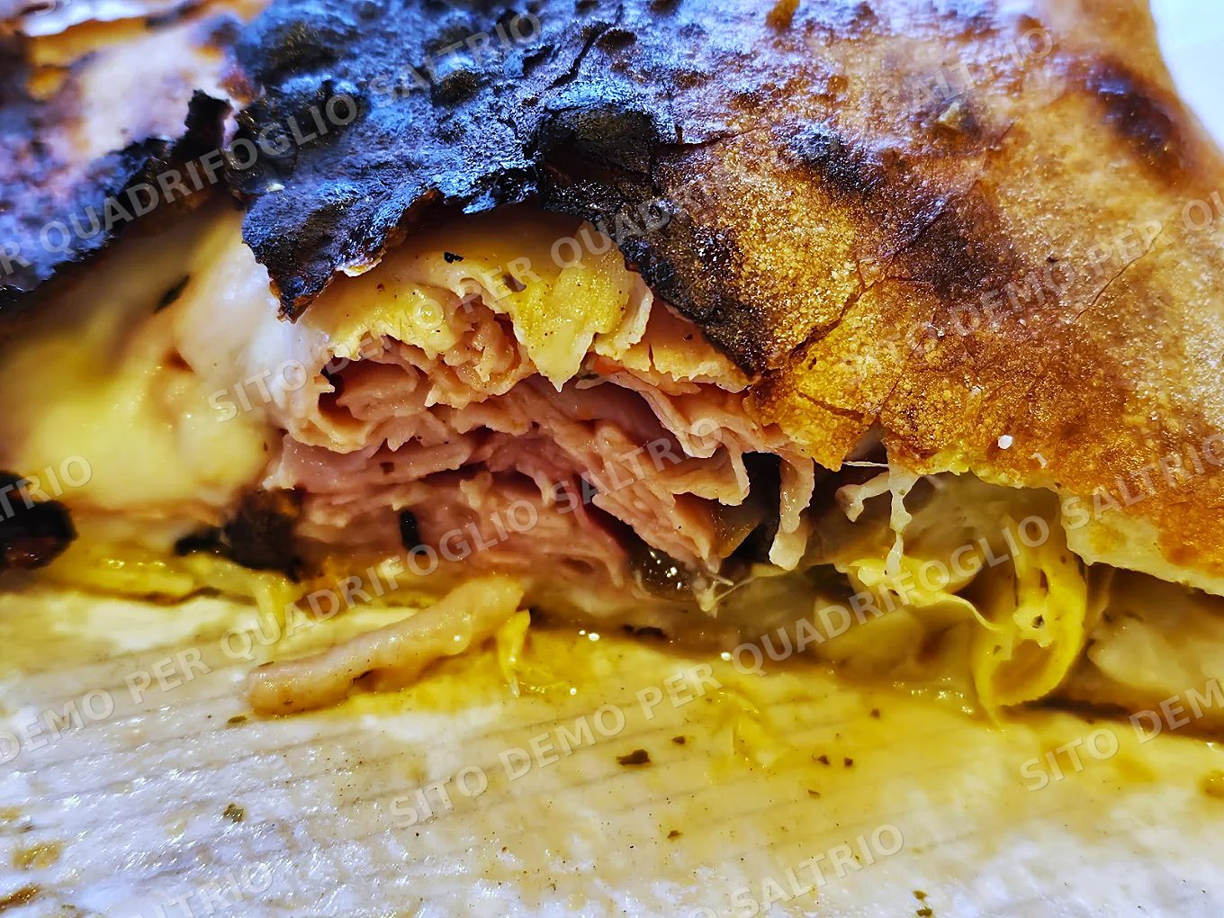 Calzone appena sfornato